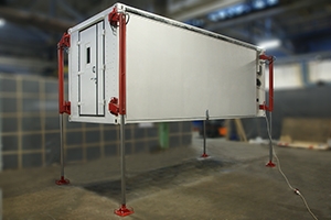 Раскладной кузов-контейнер переменного объема с устройством погрузочно-разгрузочным