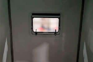 Откидное окно контейнерного типа