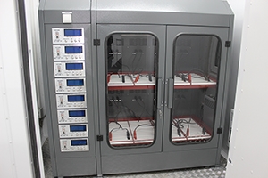 Фото зарядного шкафа серии Светоч-02-08.ЖКИ установленного в зарядном отсеке